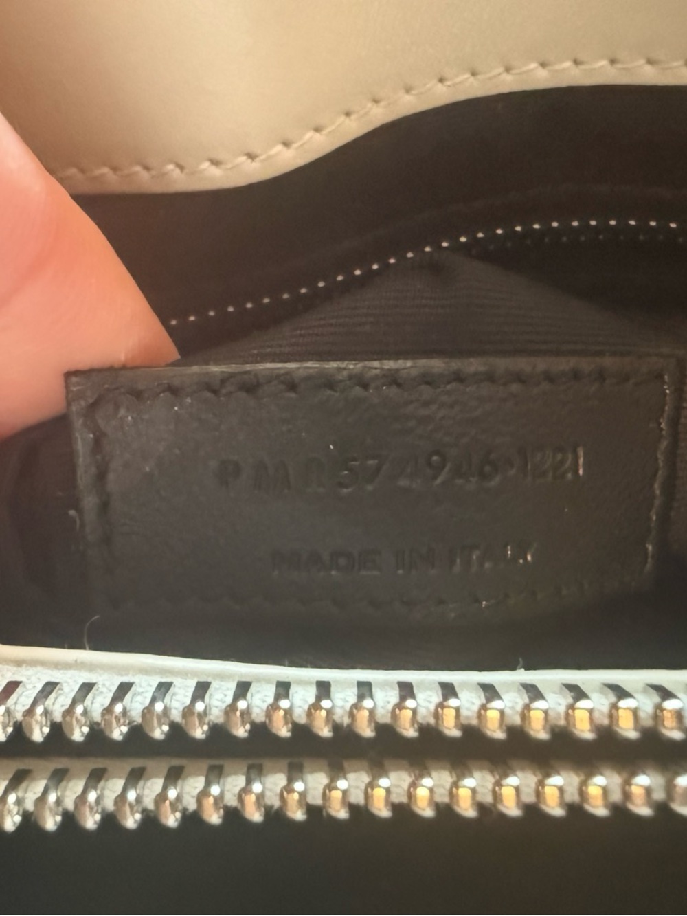 Yves Saint Laurent Cream Quilted LouLou Puffer Chevron Quilted Shoulder bag - Picture 13 of 13